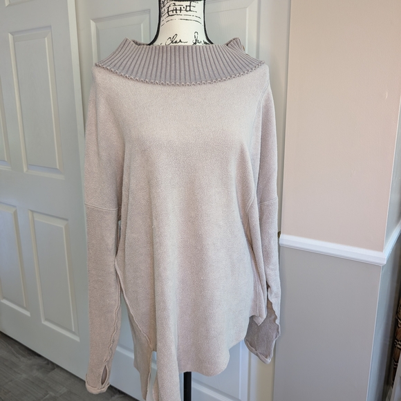 Free People Sweaters - Free People Sweatshirt